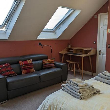 Bed and Breakfast Elegant Relaxed Studio Мэйнут Экстерьер фото